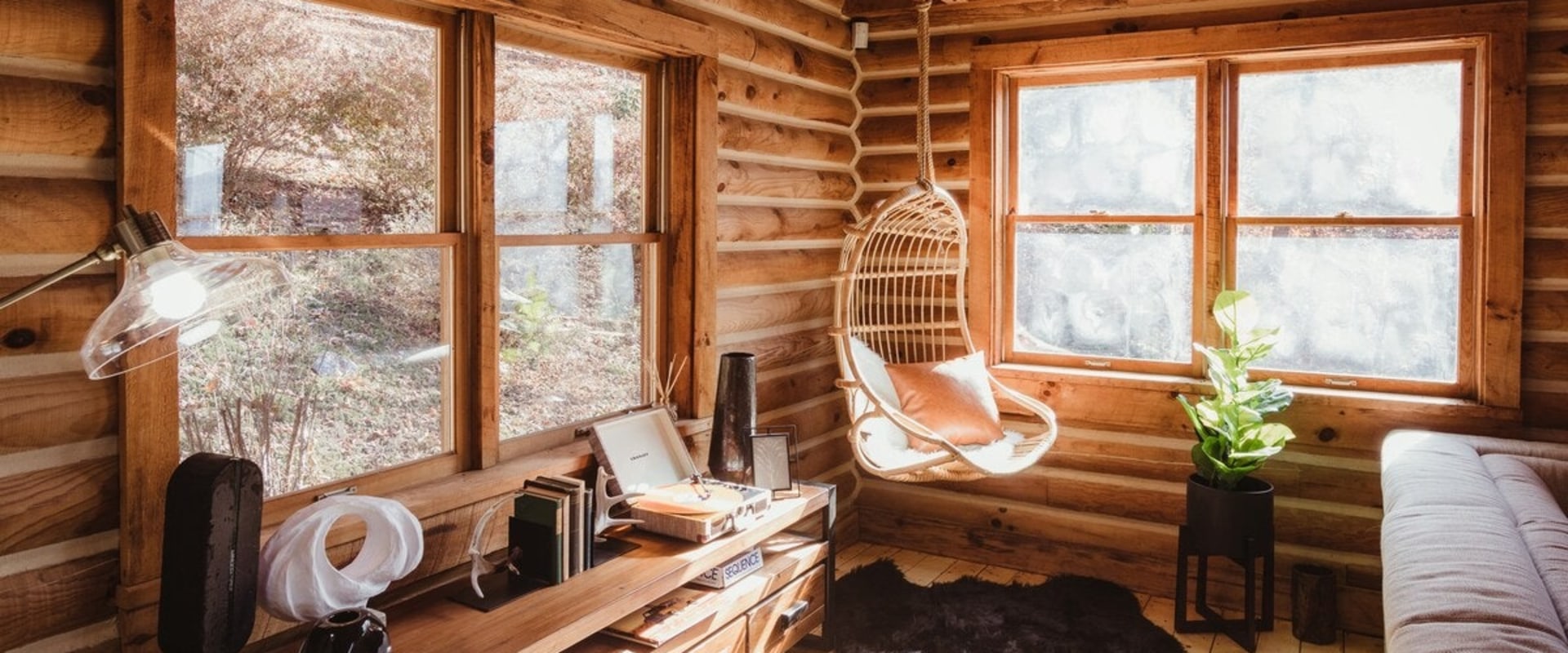 Are log houses strong?