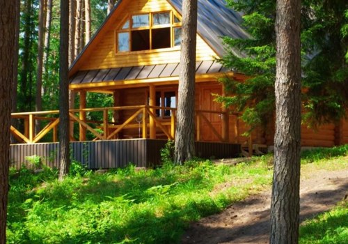 Are log homes more expensive than regular homes?